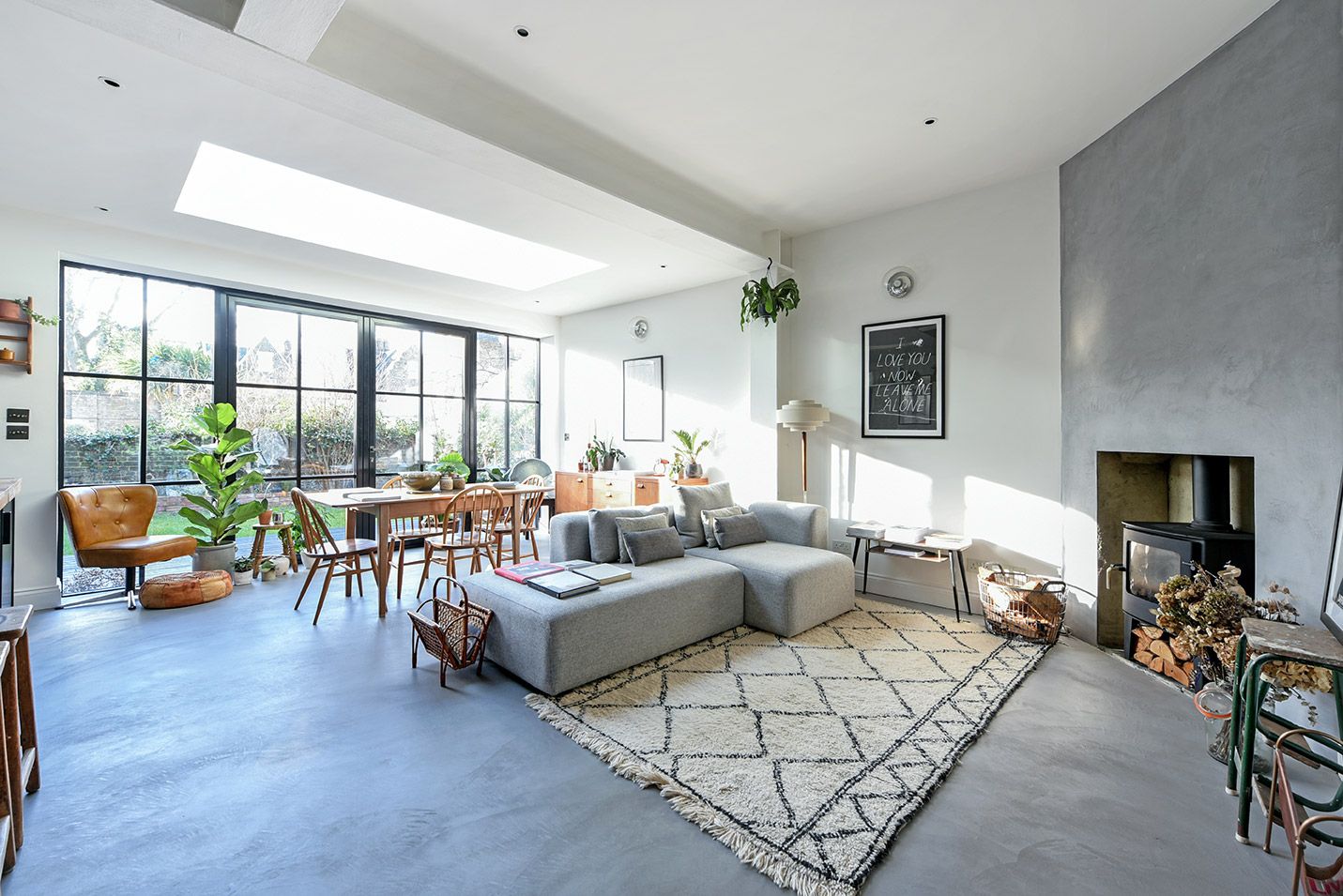 Concrete floor & walls at shoot location Nash